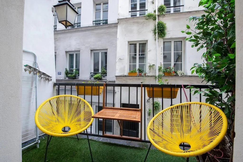 Vertus - Cozy Apartment In The Marais Neighborhood Paris